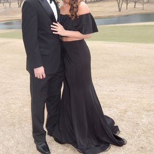 Black two-piece dress off shoulders size 4